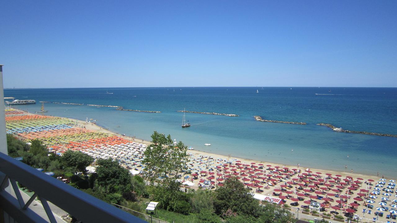 Hotel Palazzi Gabicce Mare Bagian luar foto